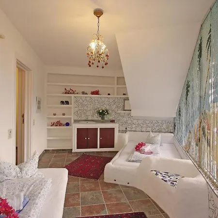 Bella Vista Apartment *